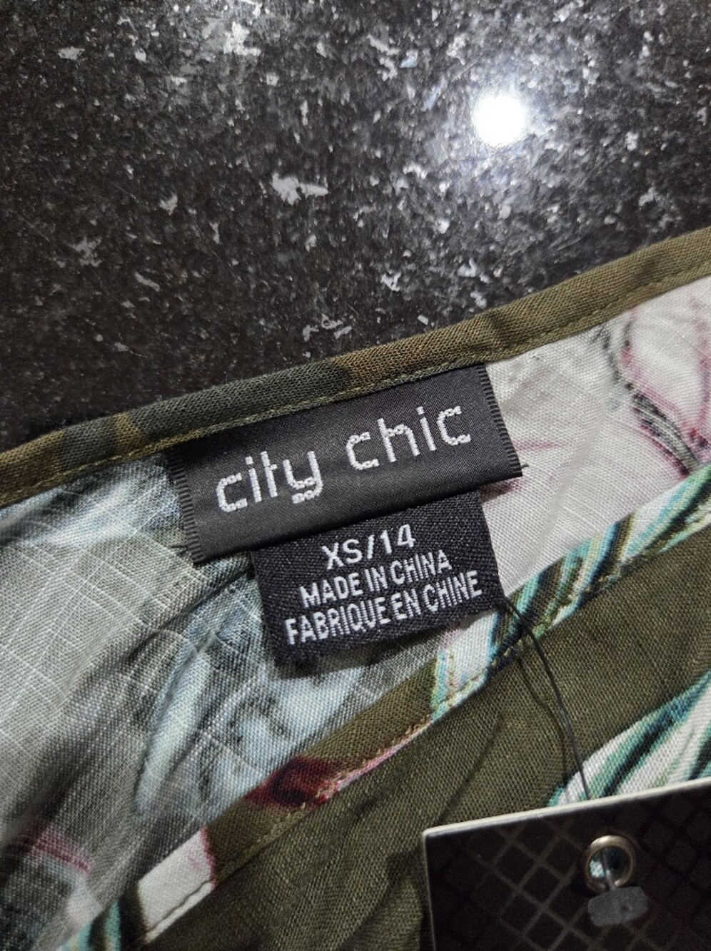 City Chic Floral Olive Green Midi Jumper - Women - Size 14 - Picture 3 of 11